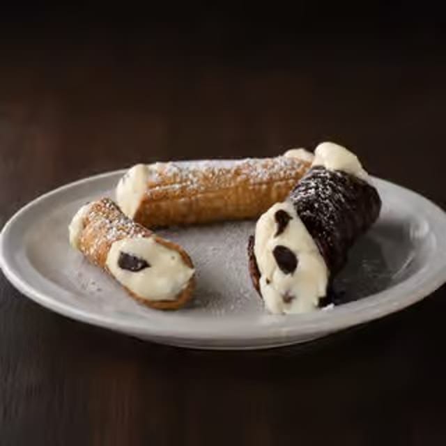 Cannoli Cake.